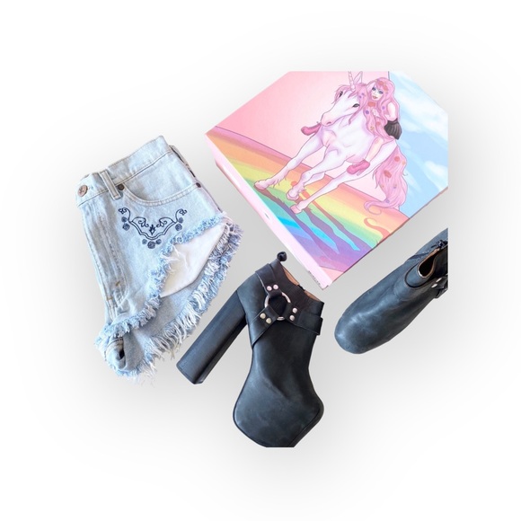 HTF: One Teaspoon ☻︎ One of a Kind Vintage Roller Shorts ☻︎ Embroidery + Leather - Picture 8 of 16